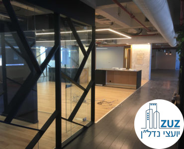 חדר זכוכית במשרד להשכרה במתחם רוטשילד במגדל כלבו שלום תל אביב