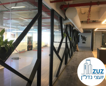 חדר זכוכית במשרד להשכרה במתחם רוטשילד במגדל כלבו שלום תל אביב