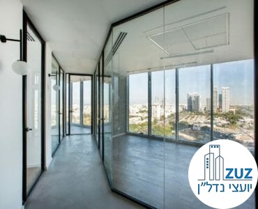 חדר ישיבות מזכוכית במשרד במגדל we תל אביב