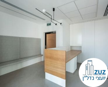 עמדת קבלה במשרד במגדל we תל אביב