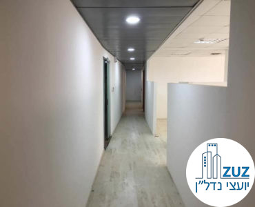 מסדרון במשרד בבית קלקא תל אביב