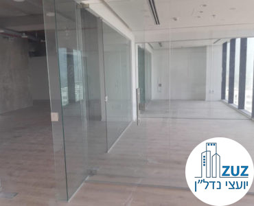 חדרי זכוכית במשרד במגדלי הארבעה תל אביב