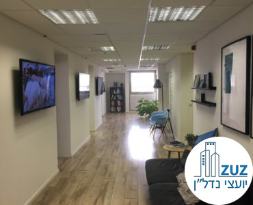 מסדרון ופינת המתנה במשרד במגדל בית אליהו תל אביב