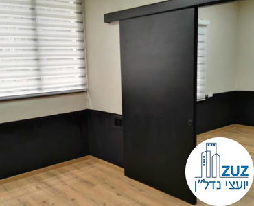 כניסה לחדר במשרד במתחם רוטשילד תל אביב