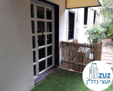כניסה מהחצר למשרד במתחם רוטשילד תל אביב