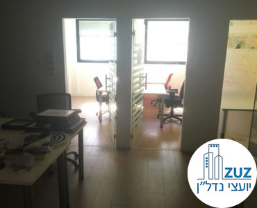 כניסה לחדרים במשרד להשכרה ביגאל אלון תל אביב