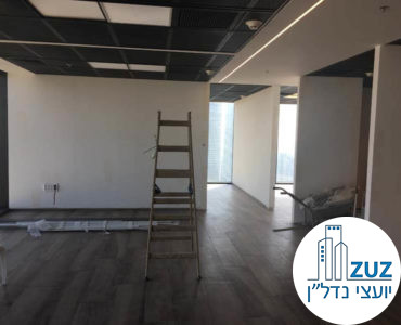 כניסה לחדרים במשרד במגדל מידטאון תל אביב