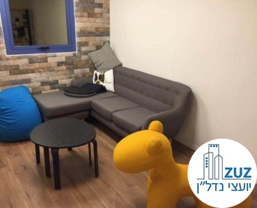 פינת ישיבה במשרד בשכונת מונטיפיורי תל אביב