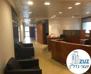 פינת כניסה במשרד במגדל פלטינום תל אביב