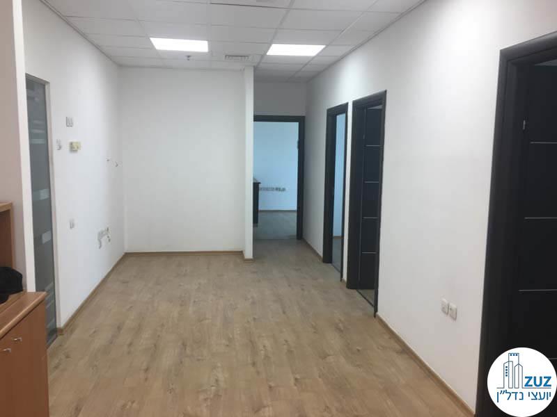 פינת כניסה במשרד בבית עמגר תל אביב
