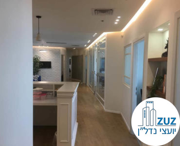 מסדרון במשרד במגדל אמות השקעות תל אביב