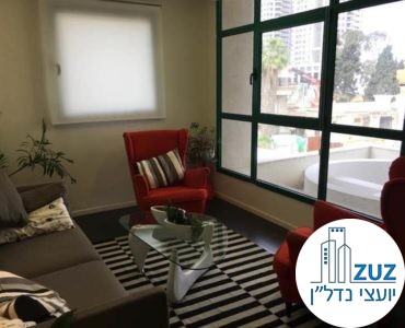 פינת ישיבה במשרד בשכונת מונטיפיורי תל אביב