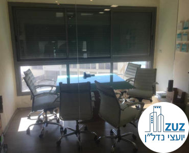 חדר ישיבות במשרד ברחוב הירקון תל אביב