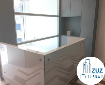 עמדת קבלה במשרד במגדל ויי תל אביב