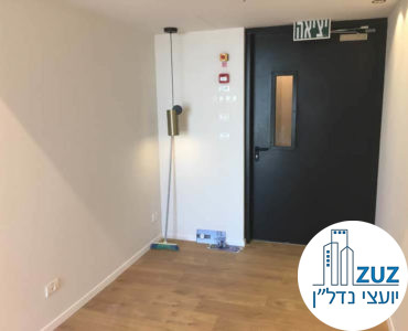 עמדת כניסה במשרד במגדל הארבעה צפוני תל אביב