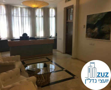 עמדת קבלה במשרד בשדרות רוטשילד תל אביב