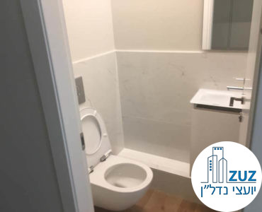 שירותים במשרד במגדלי הארבעה תל אביב