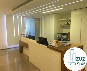 עמדת קבלה במשרד ברחוב המסגר תל אביב