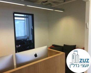 כניסה לחדר במשרד למכירה בתל אביב