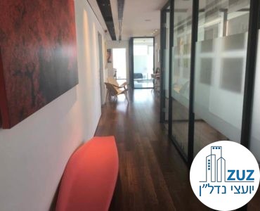 מסדרון במשרד במגדל אלקטרה סיטי תל אביב