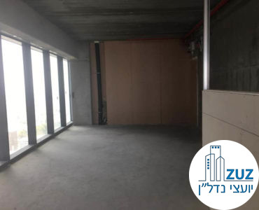 משרד במצב מעטפת במגדלי הארבעה תל אביב