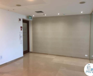 פינת כניסה במשרד במגדל סונול תל אביב