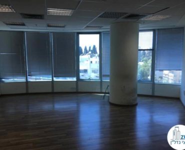 חדר גדול במשרד במגדל סונול תל אביב