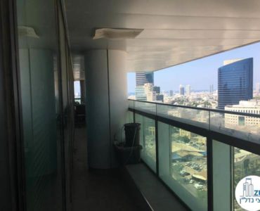 מרפסת במשרד במגדל אלקטרה סיטי תל אביב
