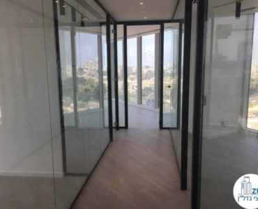 מסדרון במשרד במגדל We TLV תל אביב