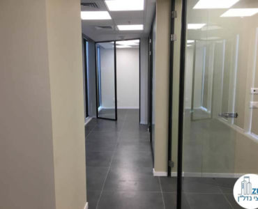מסדרון במשרד במגדל WE תל אביב