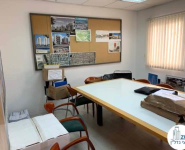 חדר ישיבות במשרד להשכרה בכיכר רבין תל אביב