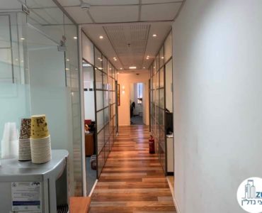 מסדרון במשרד להשכרה בבית קרדן תל אביב