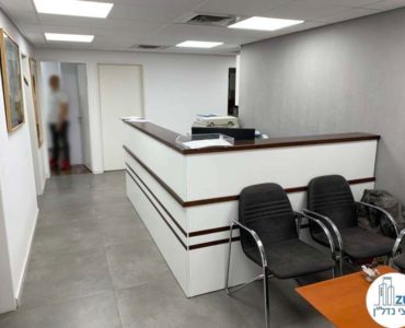 עמדת קבלה במשרד להשכרה בכיכר רבין תל אביב
