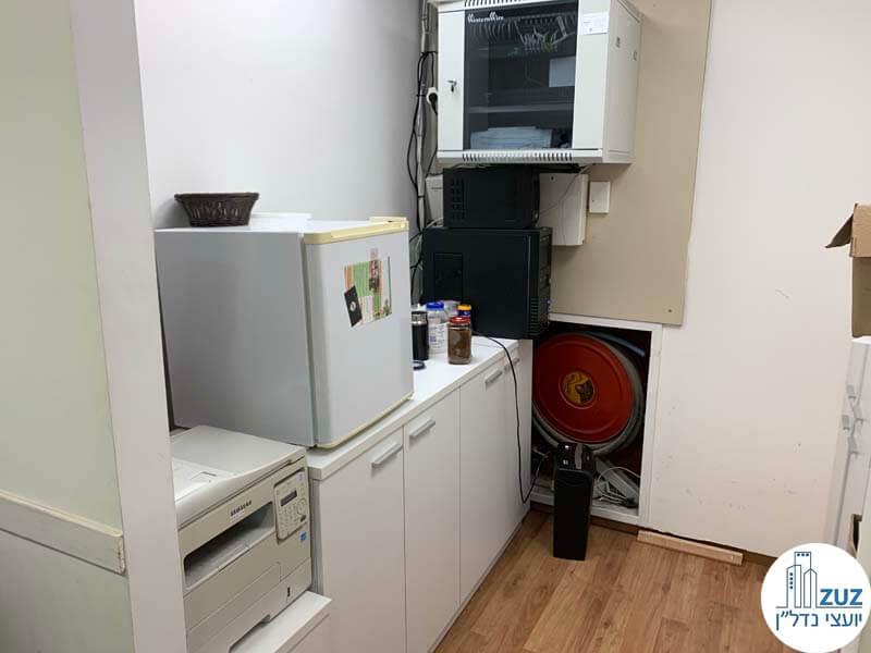 מטבחון במשרד להשכרה במתחם בית המשפט תל אביב