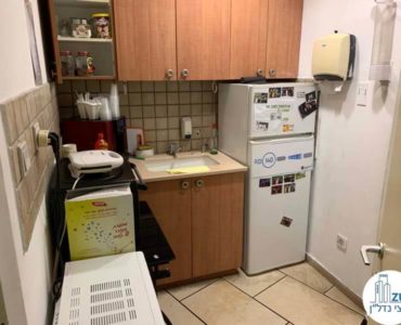 מטבחון במשרד להשכרה ברחוב הרכבת תל אביב