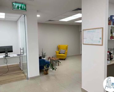 כניסה לחדר של משרד להשכרה במגדלי אלון תל אביב