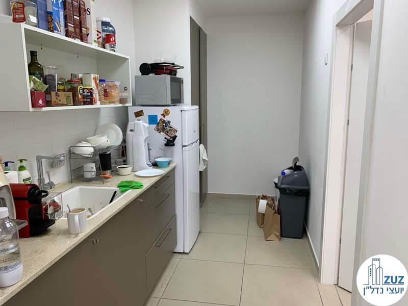 מטבחון של משרד להשכרה במגדלי אלון תל אביב