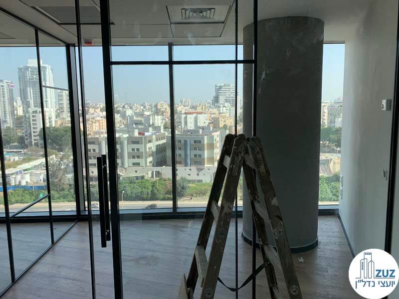 כניסה לחדר של משרד להשכרה במגדל רסיטל תל אביב