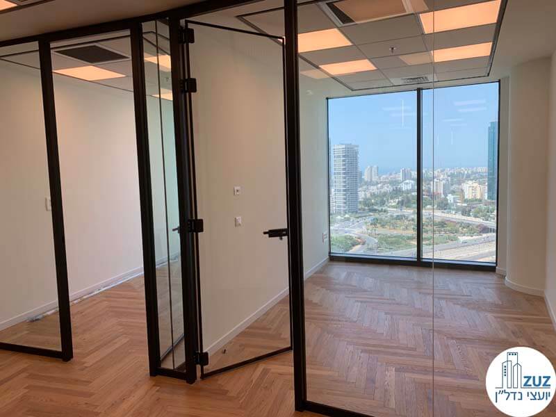 כניסה לחדרים של משרד להשכרה במגדל ספיר הבורסה רמת גן