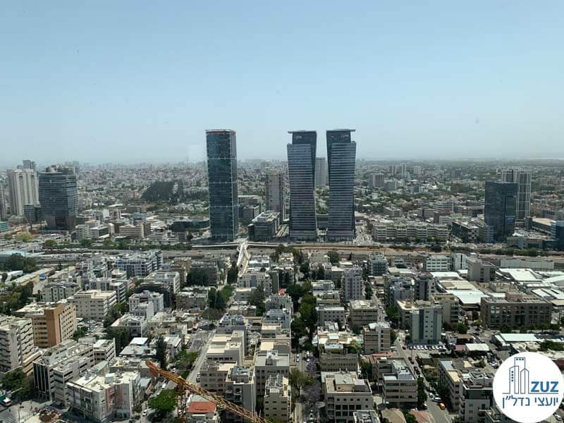 נוף למגדלי אלון מחלון של קליניקה להשכרה במגדלי הארבעה תל אביב
