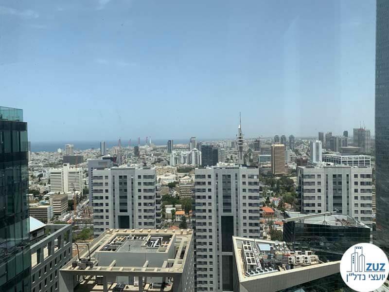 נוף לים מחלון של קליניקה להשכרה במגדלי הארבעה תל אביב