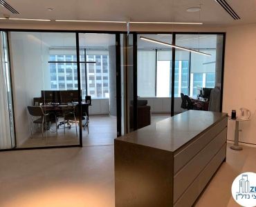 כניסה לחדרים של משרד להשכרה במגדל ספיר מתחם הבורסה רמת גן