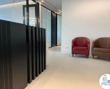 פינת כניסה של משרד להשכרה במגדל ספיר מתחם הבורסה רמת גן