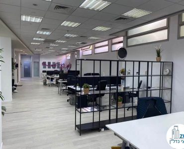 אופן ספייס עם עמדות עבודה של משרד להשכרה במתחם הבורסה רמת גן