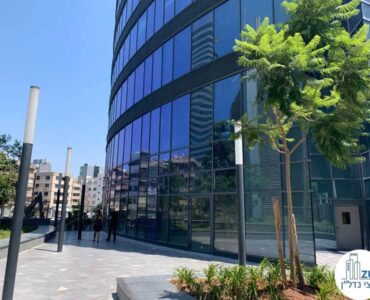 כניסה של שטח מסחרי להשכרה במגדל ספיר מתחם הבורסה רמת גן