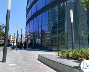כניסה של שטח מסחרי להשכרה במגדל ספיר מתחם הבורסה רמת גן