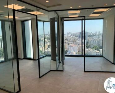 כניסה לחדרים של משרד להשכרה במגדל רסיטל בתל אביב