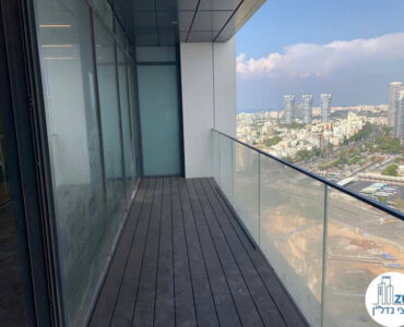 מרפסת של משרד להשכרה עם מרפסת במגדל רסיטל תל אביב