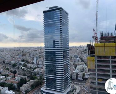 נוף למגדל הכשרת הישוב ממרפסת של משרד למכירה במגדל בסר 4 בני ברק
