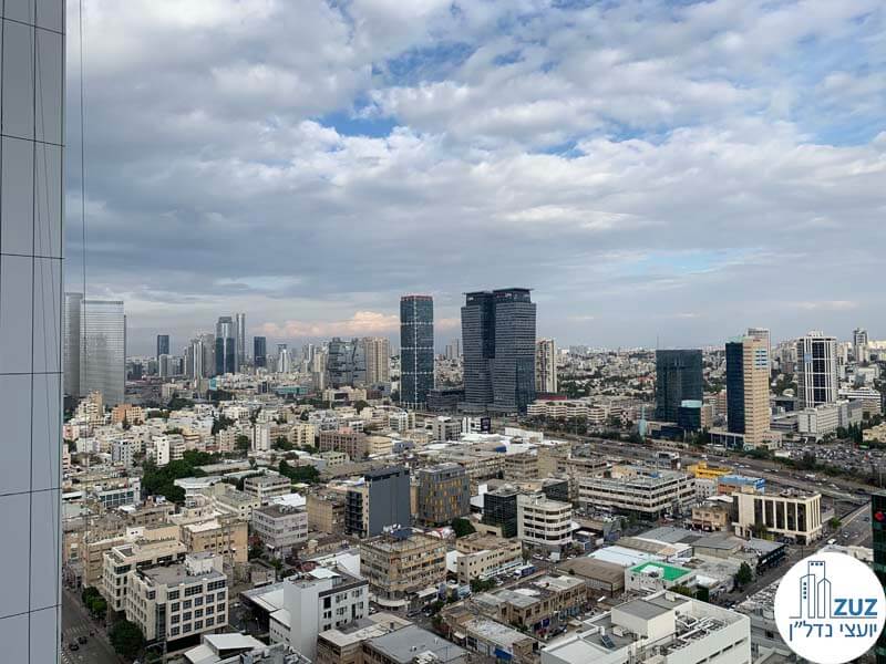 נוף מחלון של משרד למכירה במגדל סקיי טאוור תל אביב